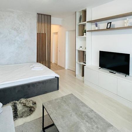 Q Royal Apartment - Palas Center Yaş Dış mekan fotoğraf